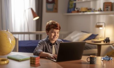 Campanha publicitária de Open English apresenta plataforma Junior recém-chegada ao Brasil
