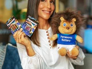 Ivete Sangalo firma parceria com o mascote da divisão de pilhas da gigante japonesa, o Panasonic Leo