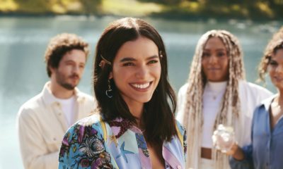Bruna Marquezine mostra making of de campanha tecnológica com Absolut