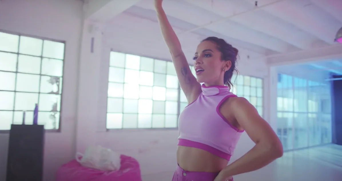 Rexona by Anitta: conheça a linha de desodorantes inspirada nos hits da  cantora - Purebreak