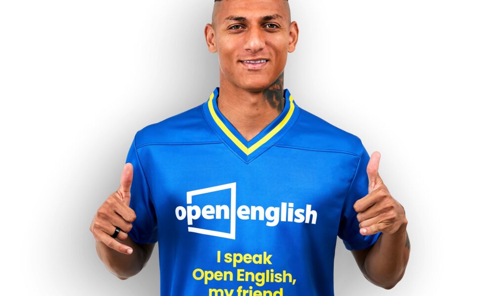 Campanha da Open English com Richarlison doará R$ 2 milhões em